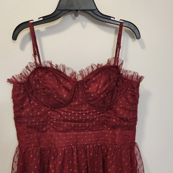 NWT Lulu's Sweetheart Style Burgundy Polka Dot Bustier Tiered Midi Dress Size L - Picture 5 of 16